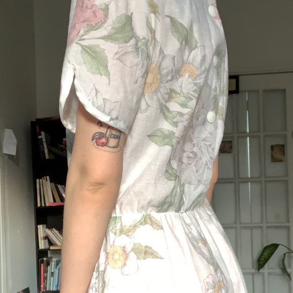 Floral vintage dress w/ square neck - Picture 3 of 9